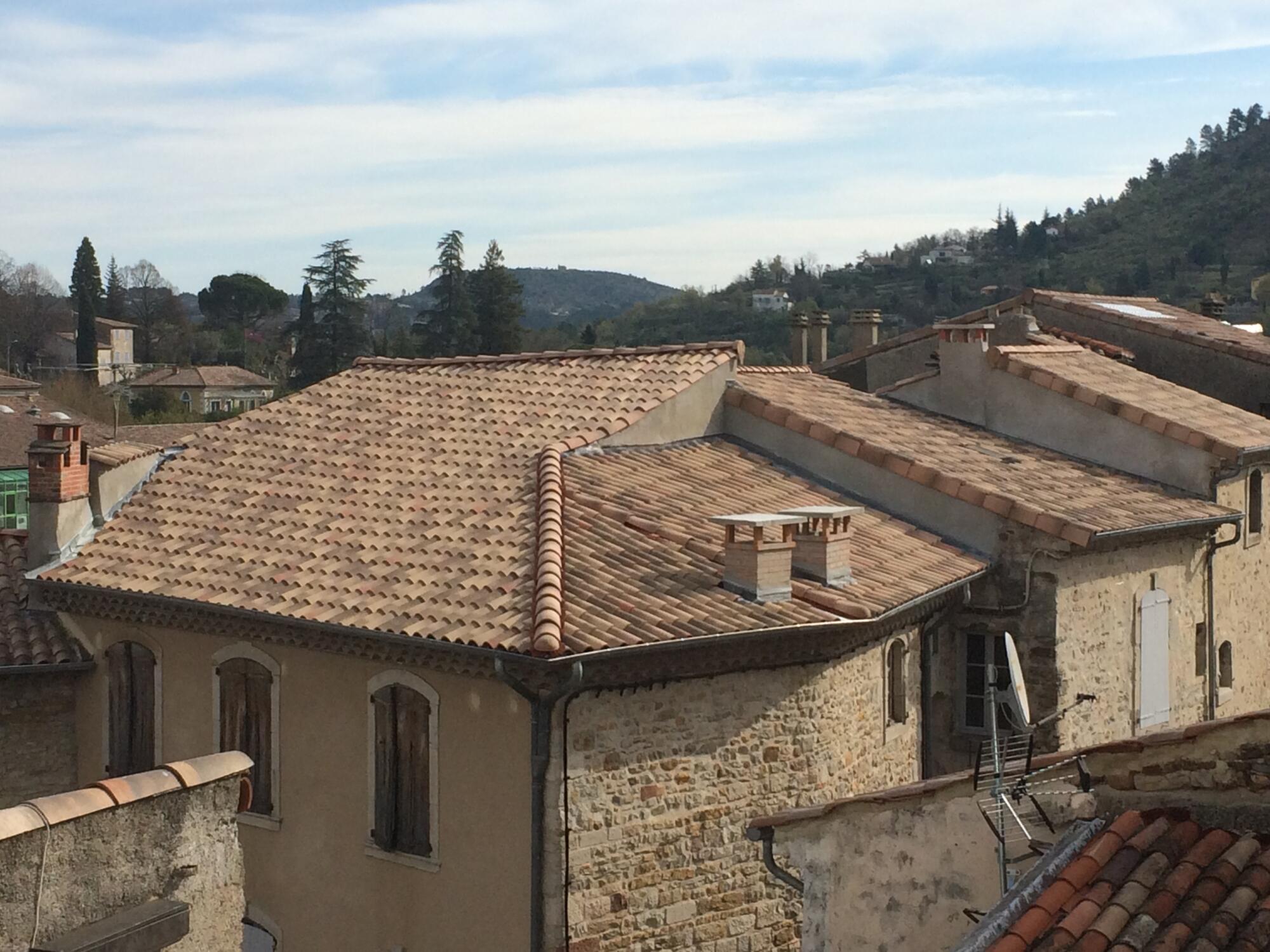 charpentier couvreur sud ardèche les vans