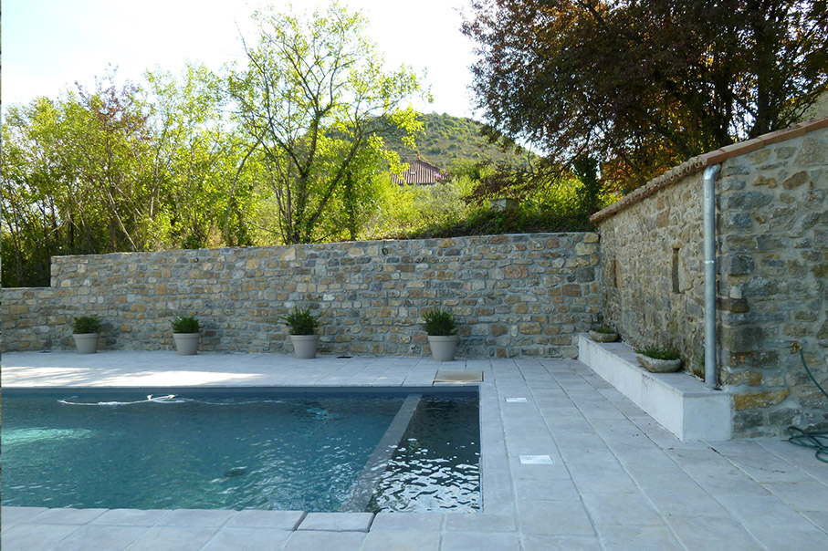 création de piscine sur mesure ardèche