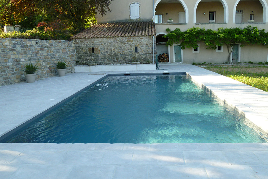 création de piscine sur mesure ardèche