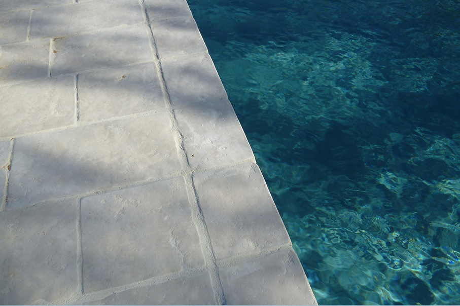 création de piscine sur mesure ardèche